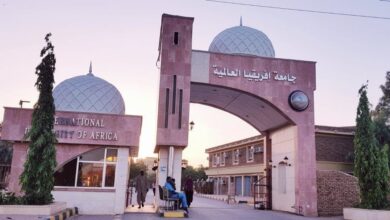 دهب يشيد بدور جامعة افريقيا العالمية