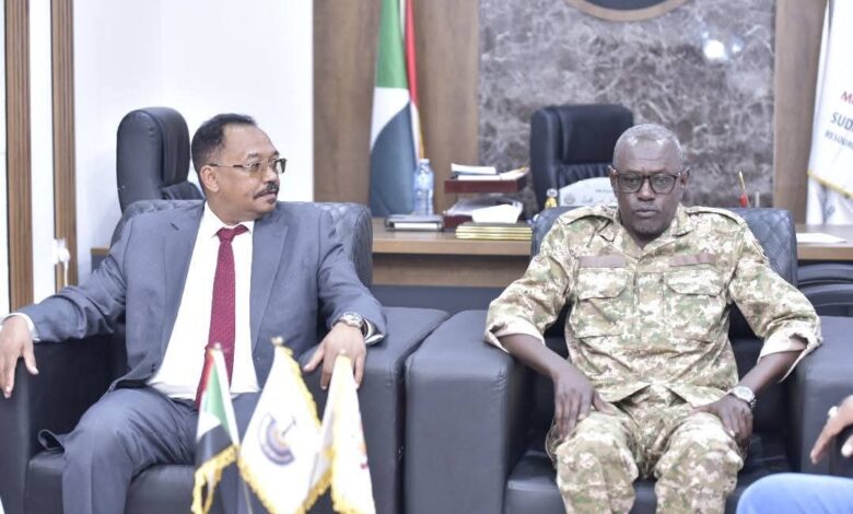 وزير الصحة يؤكد متابعته الحثيثة لملف الصحة بالجزيرة . وزير الصحة يؤكد متابعته الحثيثة لملف الصحة بالجزيرة .