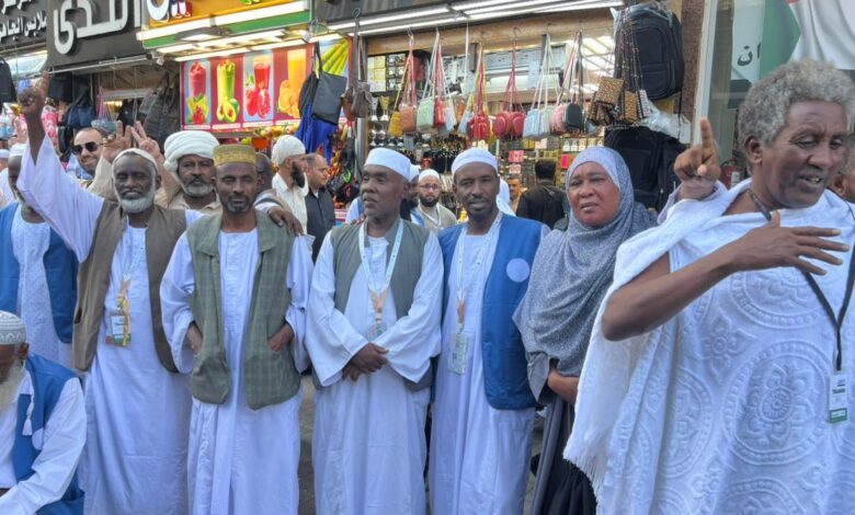 بعدد بلغ (٧٦٧) … بعثة البحر الأحمر تستقبل حجيج الولاية بمكة . بعدد بلغ (٧٦٧) … بعثة البحر الأحمر تستقبل حجيج الولاية بمكة .