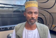 شاهد بالفيديو  امين امانة الحج والعمره بالبحر الاحمر يطمئن اهل الولاية بالحجاج بعد وصلهم للأراضي المقدسة سالمين