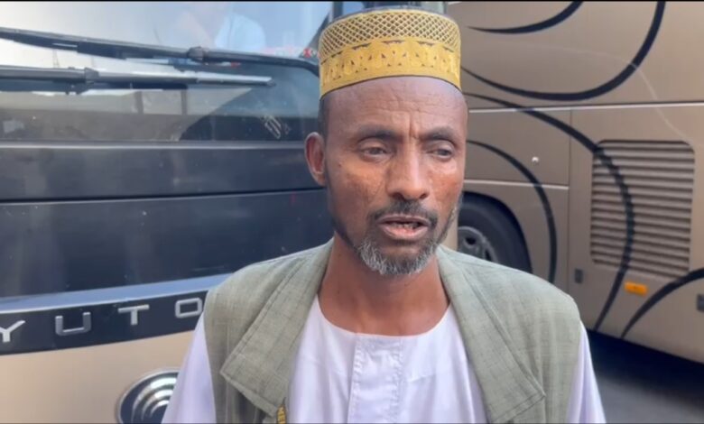 شاهد بالفيديو  امين امانة الحج والعمره بالبحر الاحمر يطمئن اهل الولاية بالحجاج بعد وصلهم للأراضي المقدسة سالمين