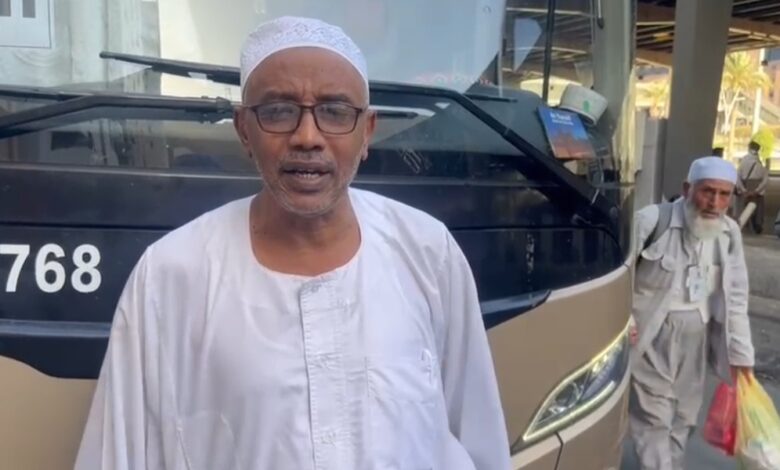 شاهد بالفيديو  الشيخ اسامه ختم  يشرف علي ترحيل والتفويج الحجاج الي المدينة المنورة والمشاعر  بمكه