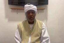 شاهد بالفيديو   الناظر كنتيباي من الأراضي المقدسة  يحث الحجاج بالدعاء والتضرع لله لنصرة القوات المسلحة وان يعم الأمن والاستقرار لربوع الوطن العزيز ويشيد بأداء بعثة الحج بالبحر الأحمر
