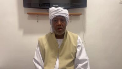 شاهد بالفيديو   الناظر كنتيباي من الأراضي المقدسة  يحث الحجاج بالدعاء والتضرع لله لنصرة القوات المسلحة وان يعم الأمن والاستقرار لربوع الوطن العزيز ويشيد بأداء بعثة الحج بالبحر الأحمر