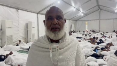 كلمة الشيخ احمد لباب  رئيس الإرشاد ببعثة الحج بالبحر الأحمر يحذر الحجيج بعدم مغادر المخيمات بصيد عرفات لارتفاع درجه الحرارة