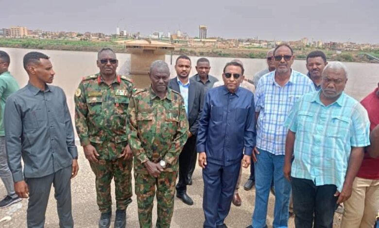 كامل إدريس يقف على حجم الدمار بالعاصمة ويزور الصحفيين