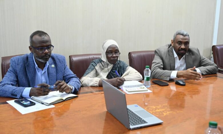 اللجنة العليا للكشف الموحد وتوطين التخصصات الطبية في الولايات تعقد إجتماعها الدوري اللجنة العليا للكشف الموحد وتوطين التخصصات الطبية في الولايات تعقد إجتماعها الدوري