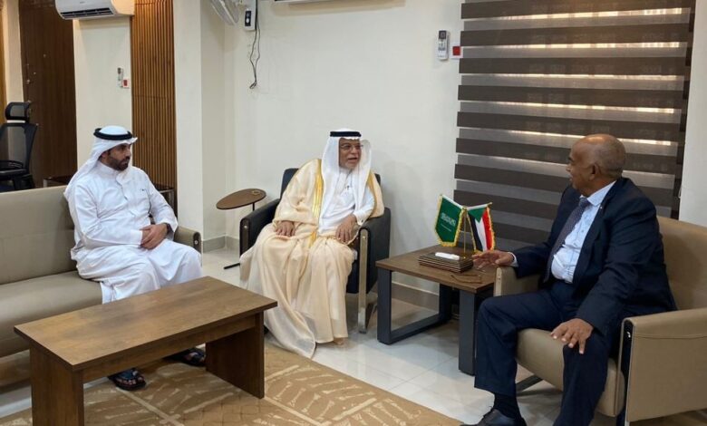 وزير الطاقة يبحث مع السفير السعودي تفعيل التعاون بين البلدين في مجالي الكهرباء والنفط والترتيبات للقاء رئيسي مجلس الوزراء في البلدين وزير الطاقة يبحث مع السفير السعودي تفعيل التعاون بين البلدين في مجالي الكهرباء والنفط والترتيبات للقاء رئيسي مجلس الوزراء في البلدين