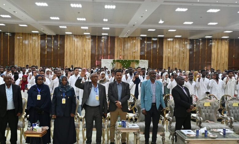 وزير شؤون مجلس الوزراء ووزير الصحة يشهدون مراسم أداء القسم المهني لممارسي المهن الطبية والصحية   