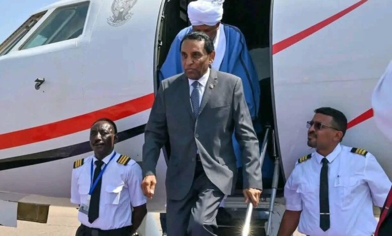 كامل إدريس يعود للبلاد بعد وعكة صحية طارئة أربكت زيارته للسعودية كامل إدريس يعود للبلاد بعد وعكة صحية طارئة أربكت زيارته للسعودية