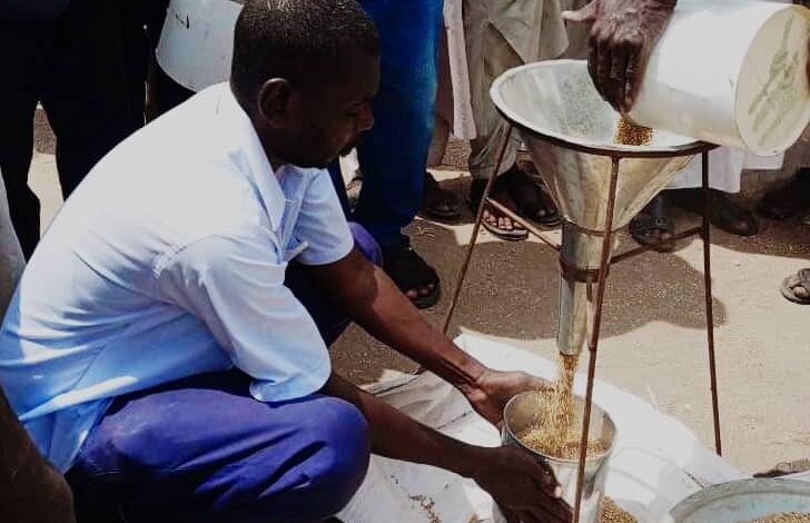 حملة تفتيشية لمكاييل الحبوب الجافة بسوق مدينة الدندر