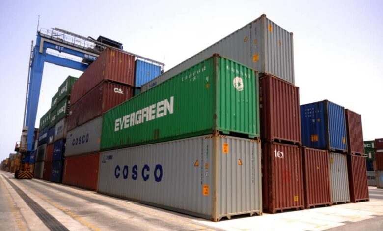 تطبيق إشتراطات مشددة لضبط عمليات الإستيراد مطلع العام المقبل تطبيق إشتراطات مشددة لضبط عمليات الإستيراد مطلع العام المقبل