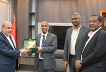 وزير الصحة يلتقي سفير ايران بالسودان