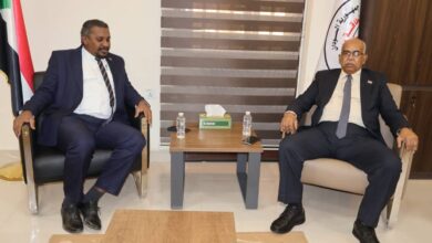 وزير الطاقة يستعرض القضايا الهيكلية المشتركة مع وزارة المالية