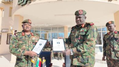 إكتمال مراسم تسليم وتسلم قيادة القوات البرية إكتمال مراسم تسليم وتسلم قيادة القوات البرية